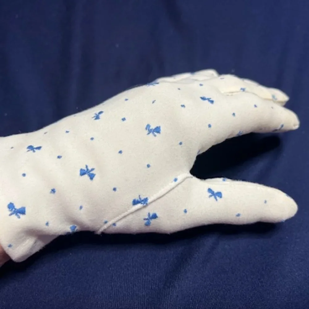 VTG Dressy White w/Blue Embroidered Ribbons Wristlet Gloves Stretchable OS